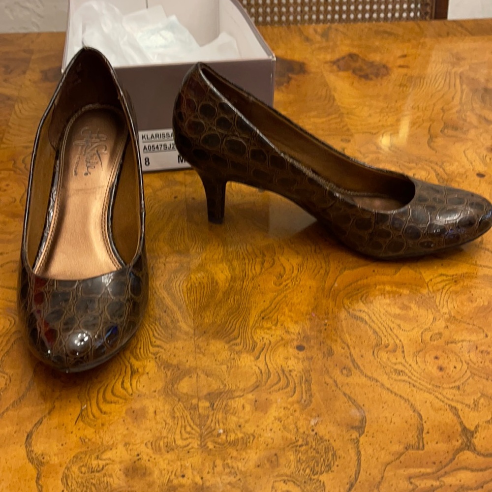 LifeStride brown heels, size 8